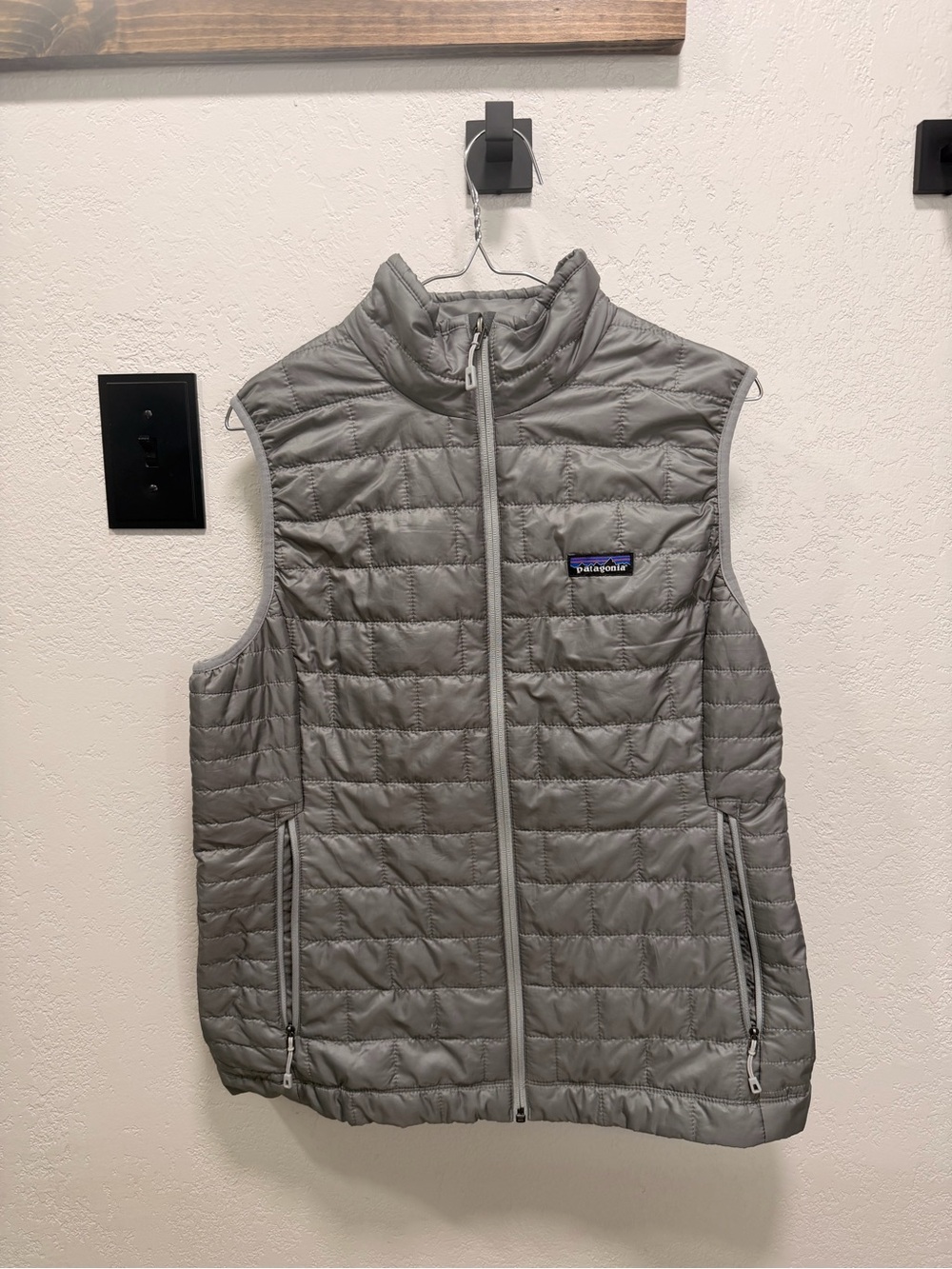 Patagonia Nano Puff Vest Women’s Large Gray Full Zip Insulated